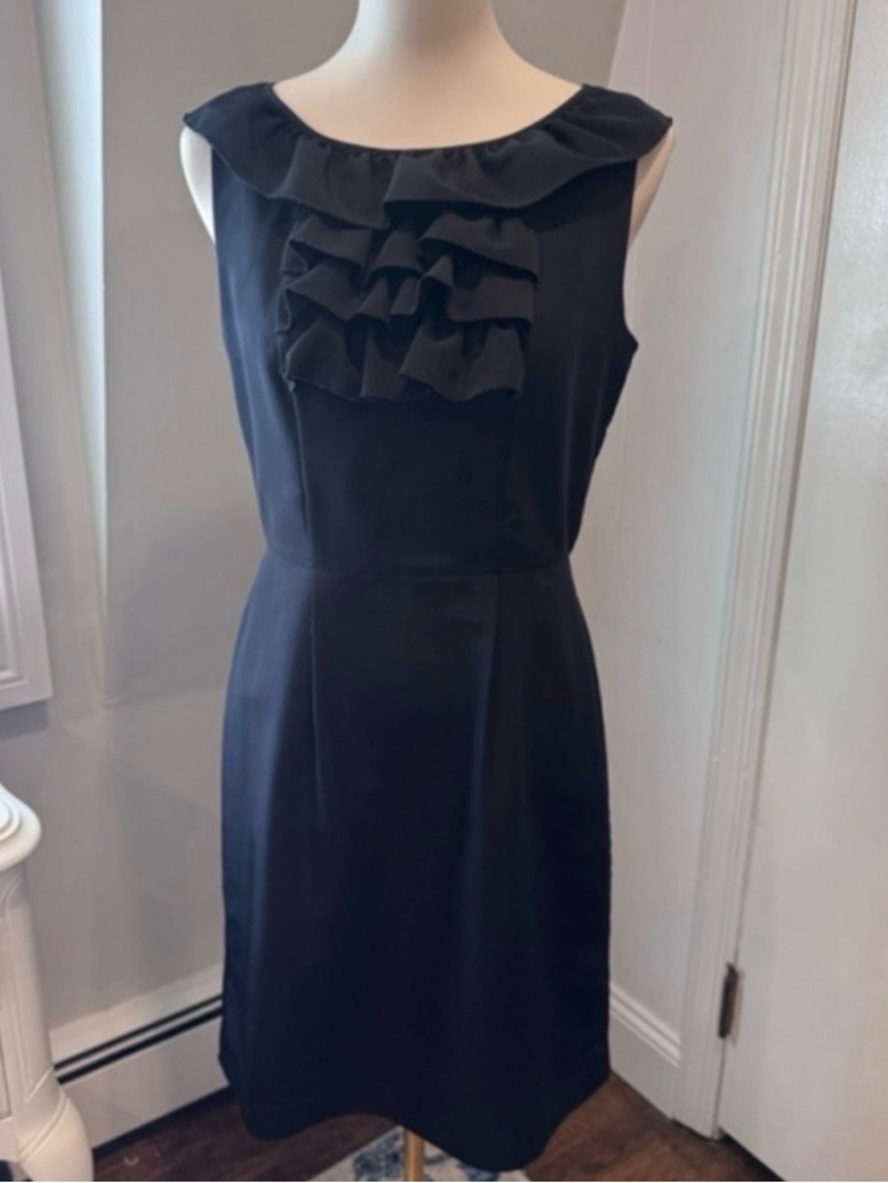 Banana Republic | Knee Length Ruffle Collar Cocktail Dress | Black | Size 4